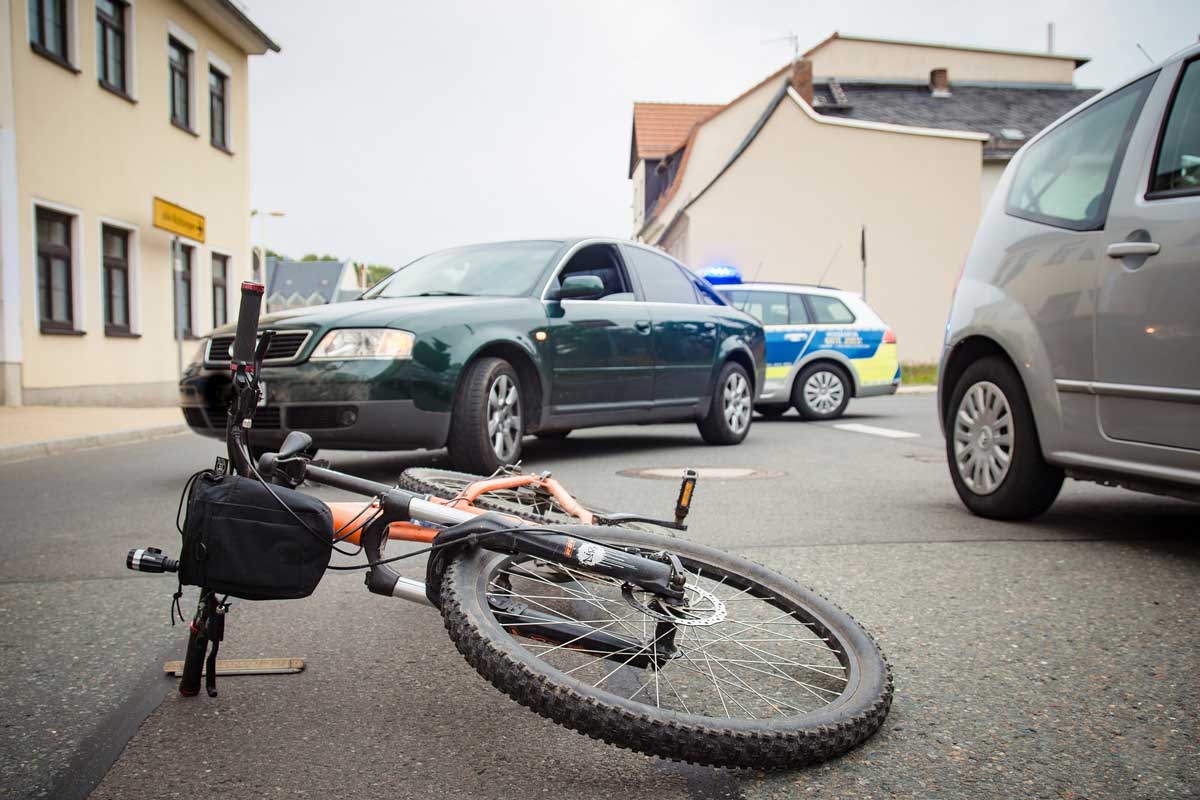 Accident de vélo impliquant un conducteur de véhicule terrestre à moteur