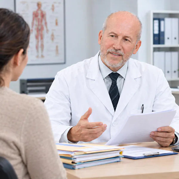 Entretien et examen de la personne lors d’une expertise médicale privée