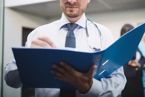 Prise en charge des honoraires d’un médecin expert de recours